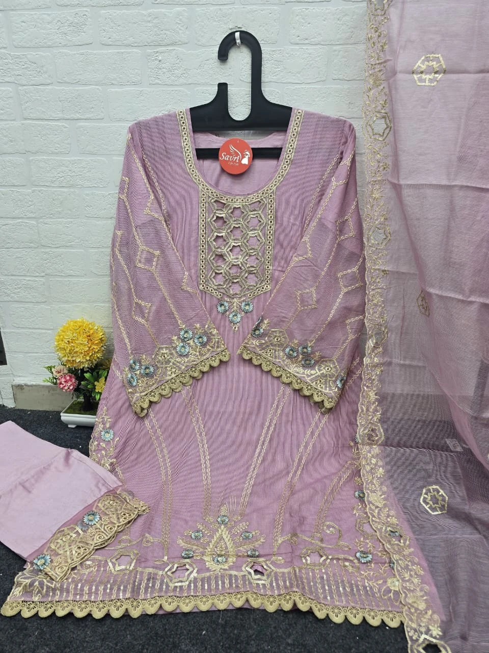 Pakistani Salwar Kameez